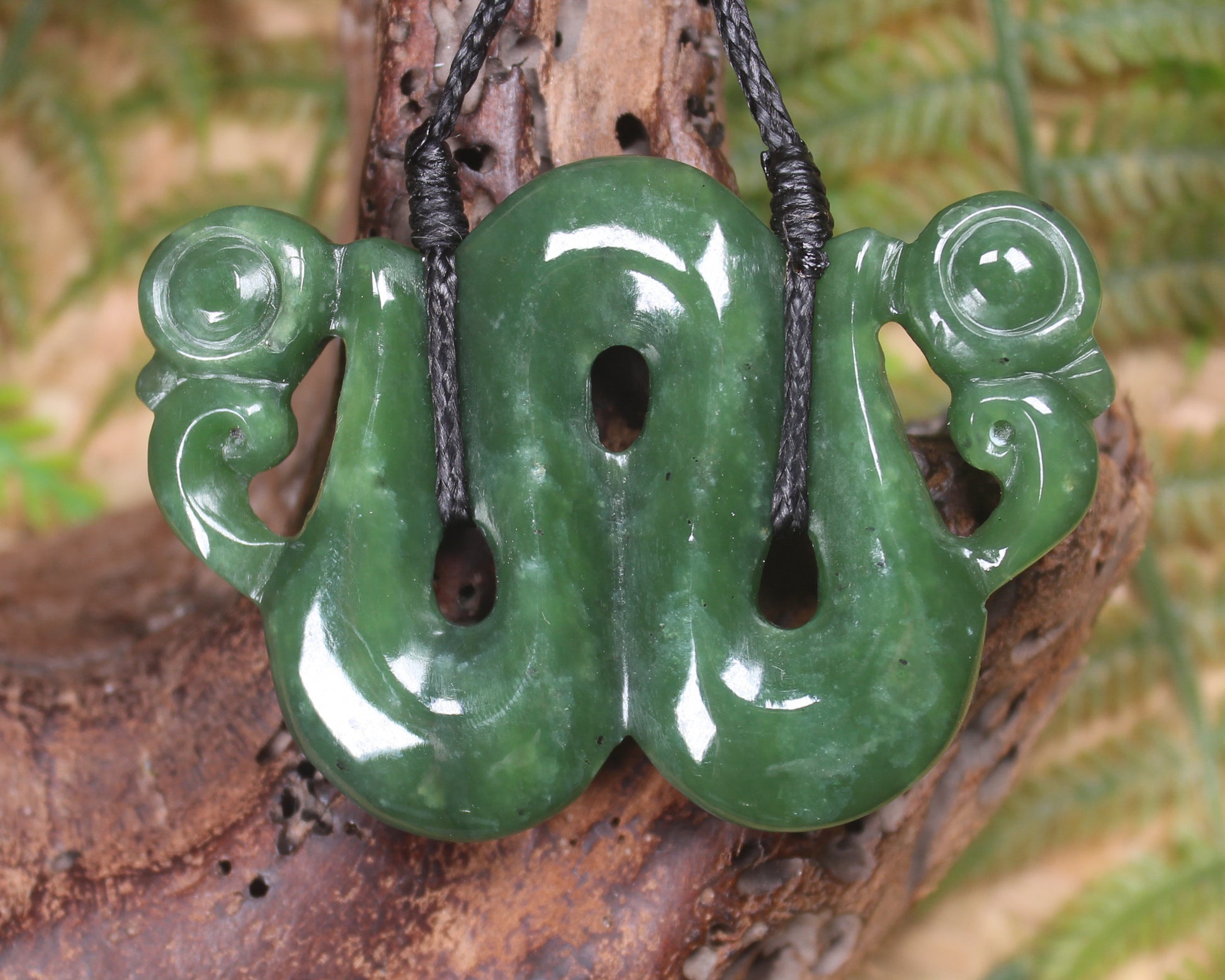 Pekapeka Pendant carved from Hapopo Pounamu - NZ Greenstone