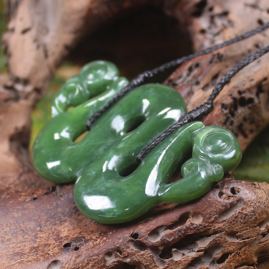 Pekapeka Pendant carved from Hapopo Pounamu - NZ Greenstone