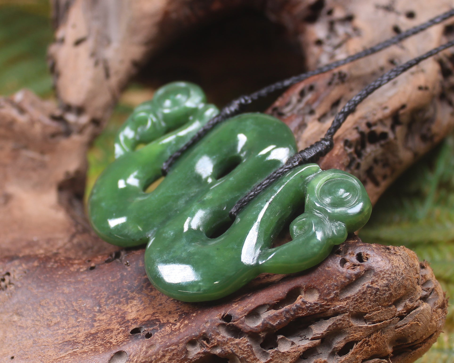 Pekapeka Pendant carved from Hapopo Pounamu - NZ Greenstone