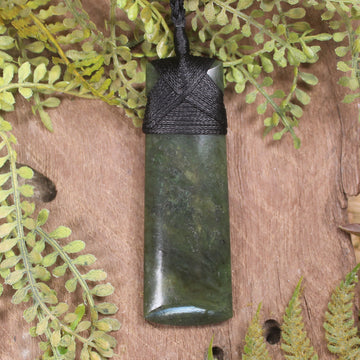 Rimu Pounamu Toki - NZ Greenstone