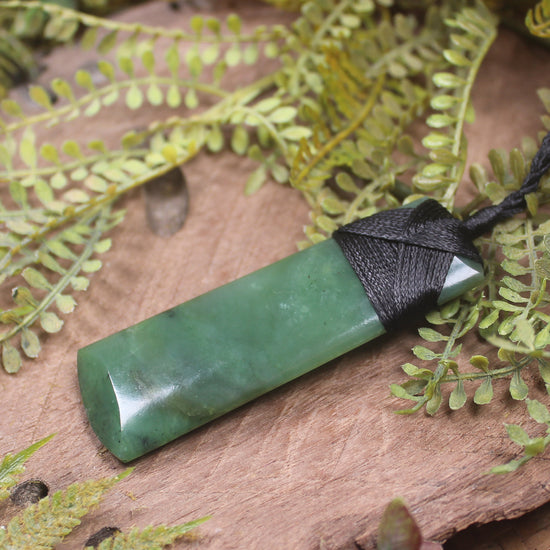 NZ Greenstone Toki Pendant Hapopo Pounamu