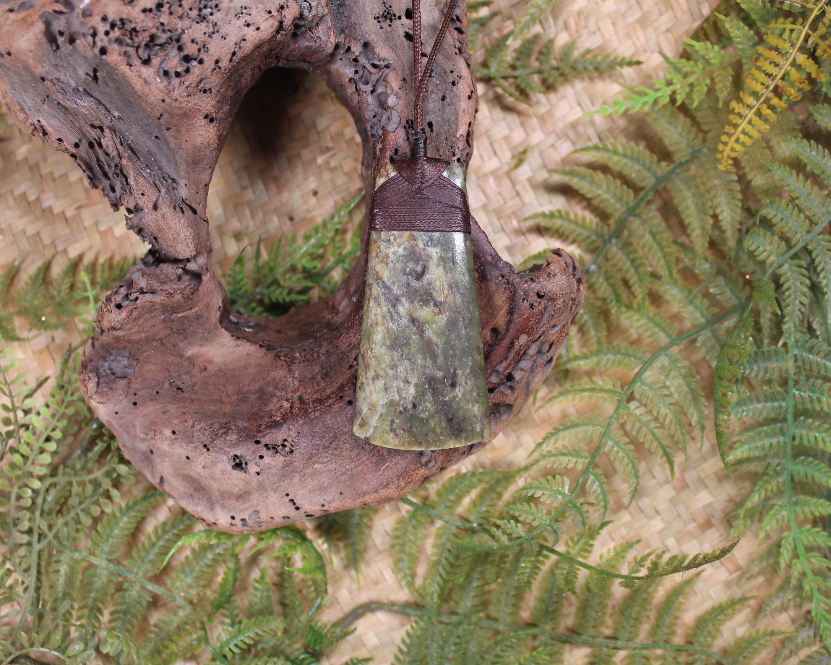 Toki or Adze Pendant carved from Hapopo Pounamu - NZ Greenstone