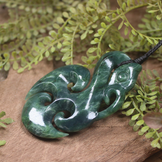 Manaia pendant carved from Kawakawa Pounamu - NZ Greenstone