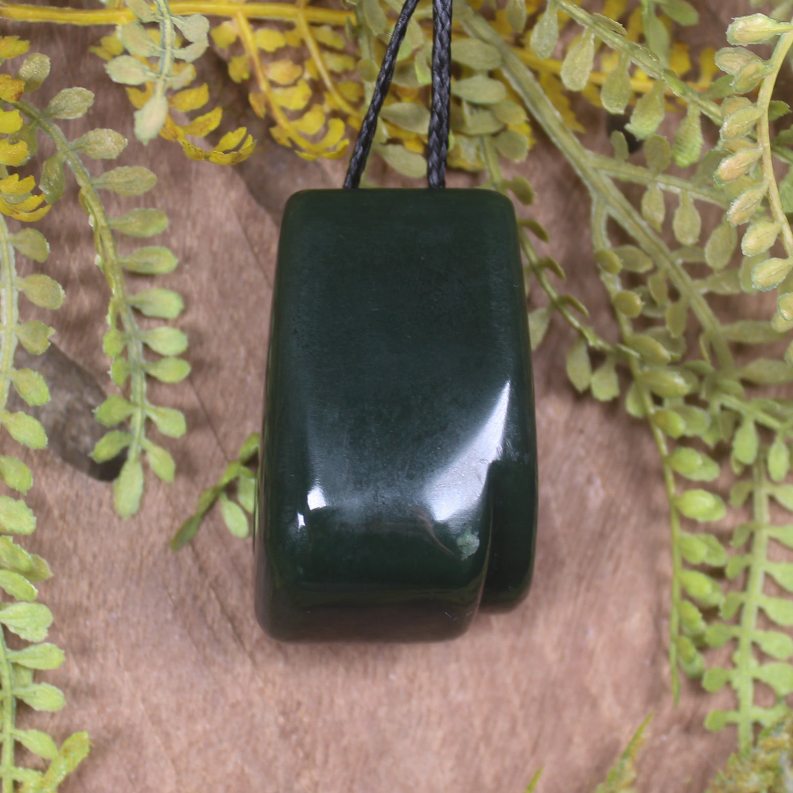 NZ Greenstone boxing glove pendant 