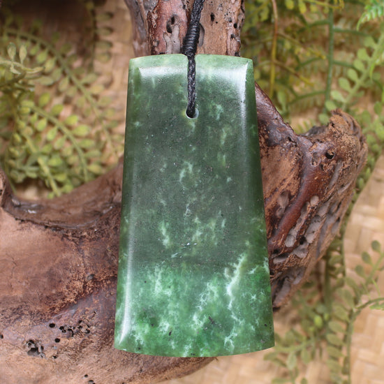 Hapopo Pounamu Toki - NZ Greenstone
