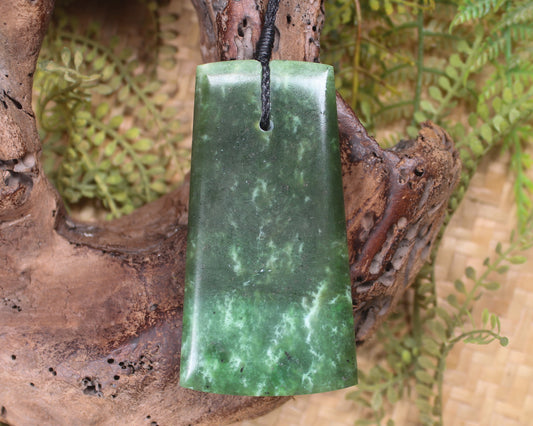 Hapopo Pounamu Toki - NZ Greenstone