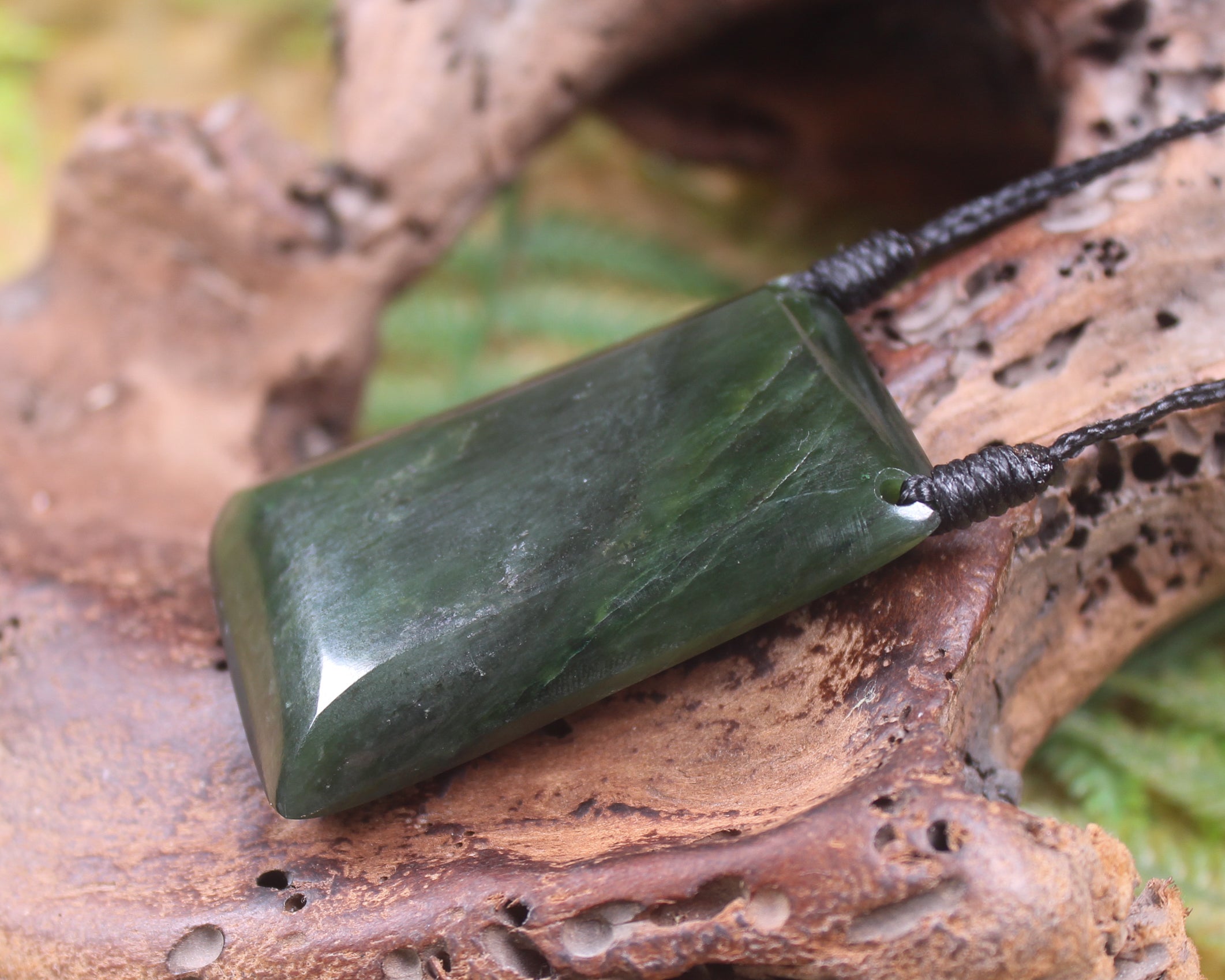 Kawakawa Pounamu Toki