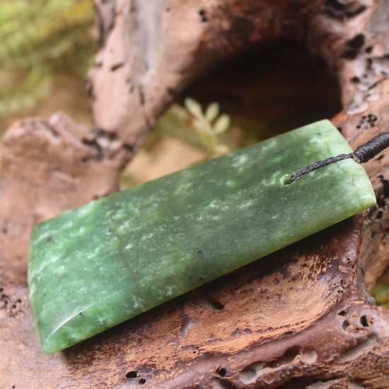 Hapopo Pounamu Toki - NZ Greenstone