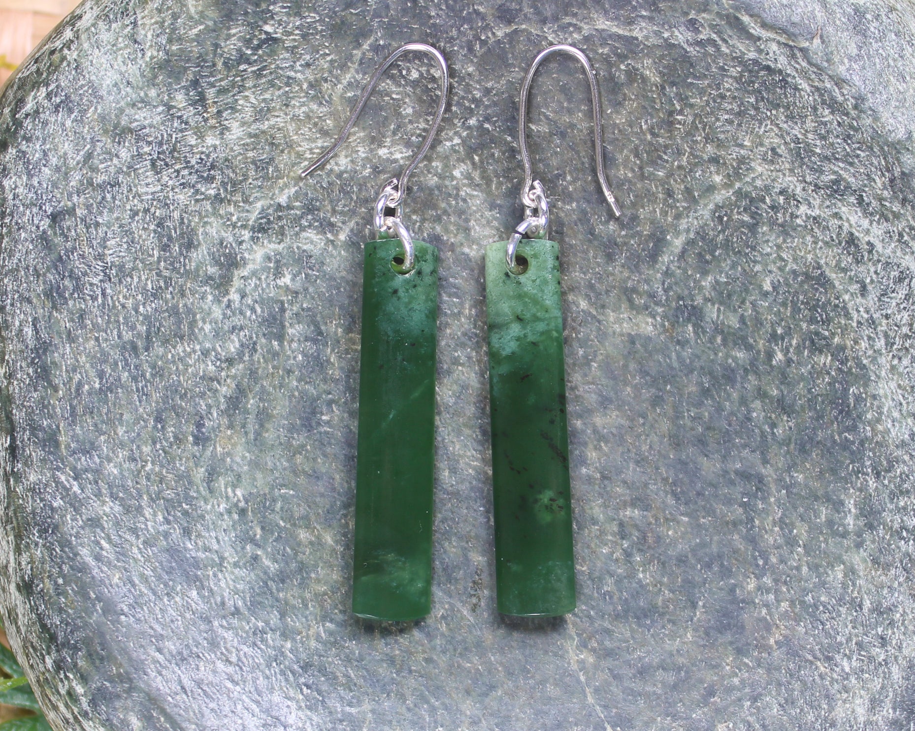 Roimata or Teardrop earrings carved from Kawakawa Pounamu - NZ Greenstone