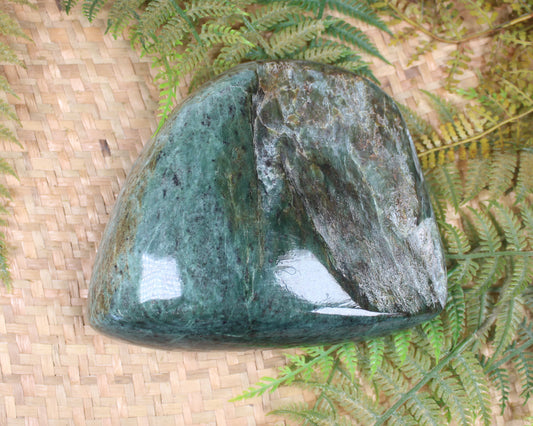 Freeform Serpentine Pounamu Sculpture - NZ Greenstone