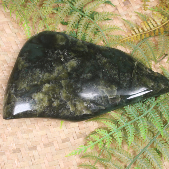 Freeform Kawakawa Pounamu Sculpture