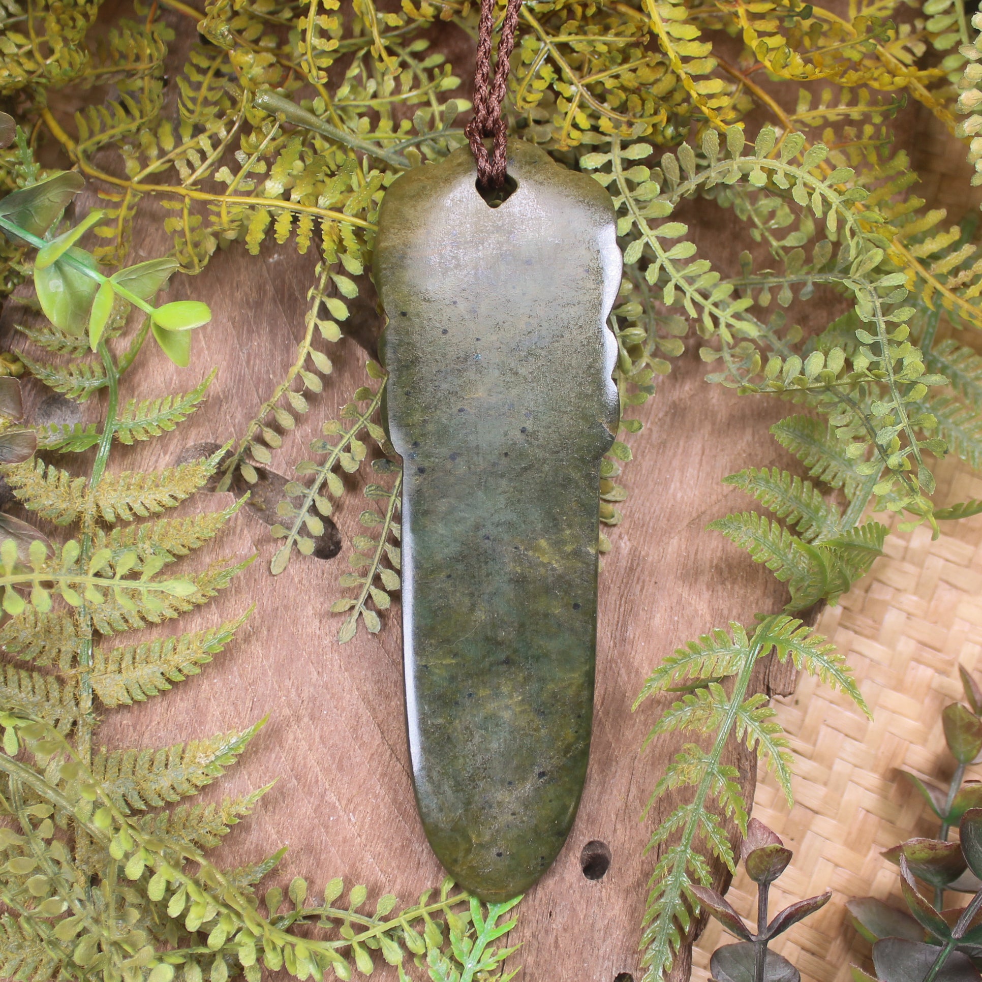 Flower Jade Pounamu Taiaha spear head pendant - NZ Greenstone
