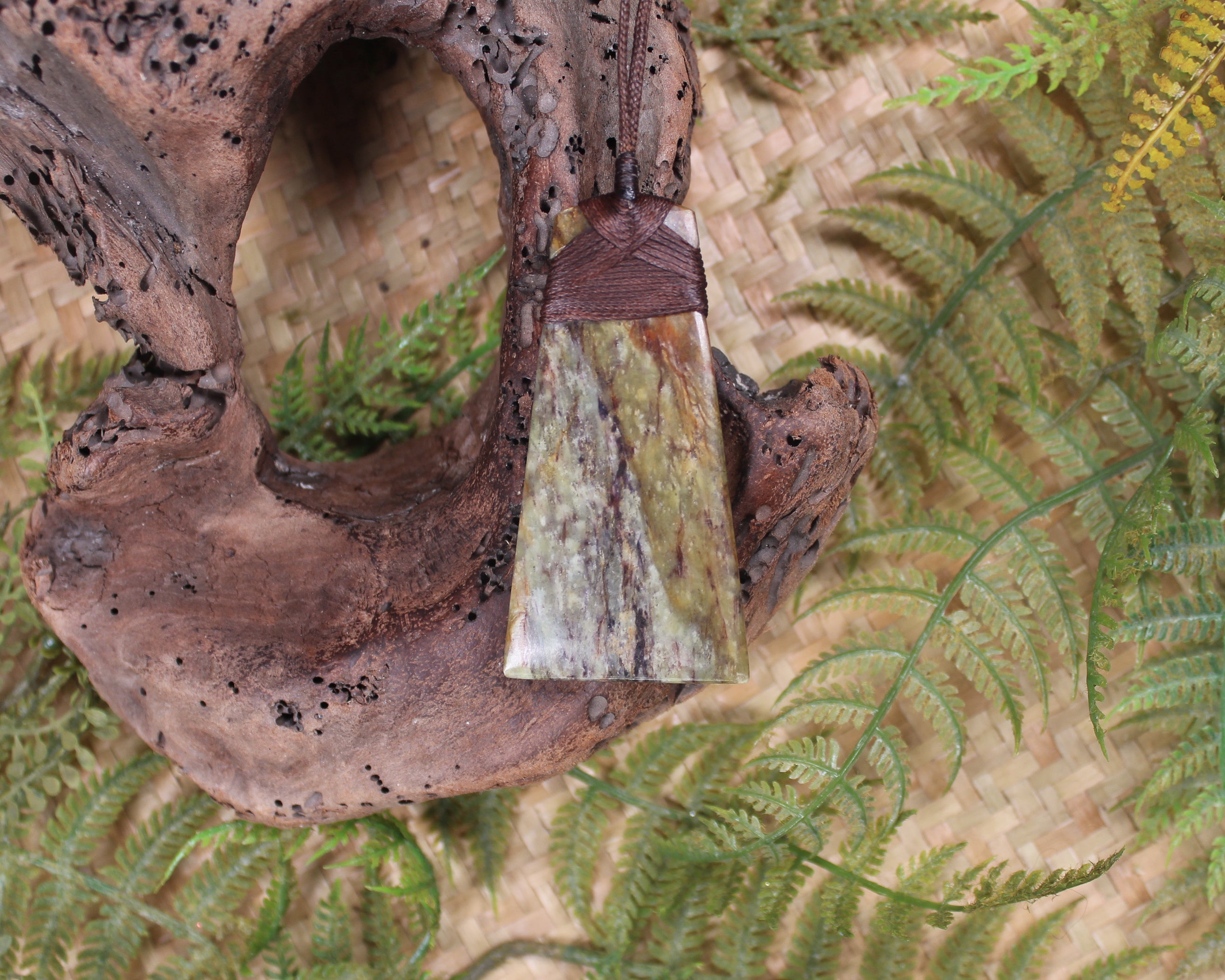 Toki or Adze Pendant carved from Totoweka Pounamu - NZ Greenstone