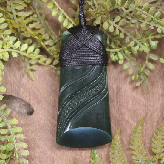 Kawakawa Pounamu Toki - NZ Greenstone