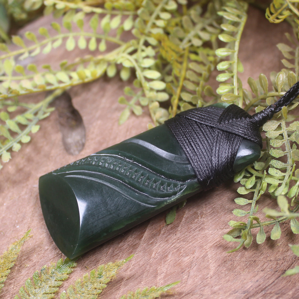Kawakawa Pounamu Toki - NZ Greenstone