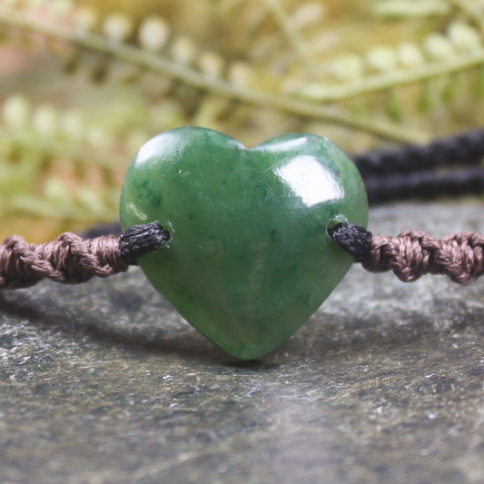 Adjustable cord bracelet with Kawakawa Pounamu
