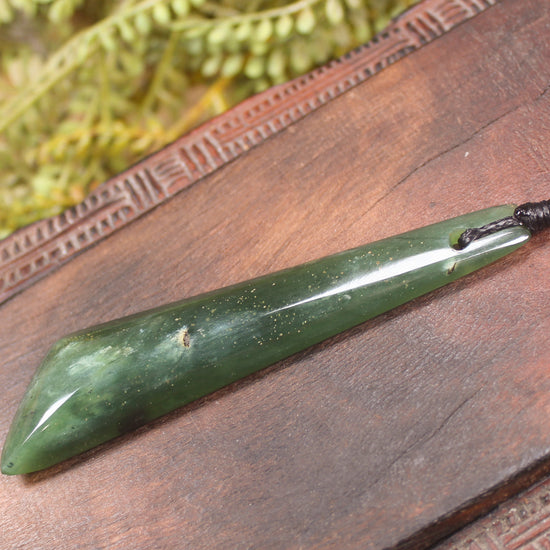 Toki or Adze Pendant carved from Tangiwai Pounamu - NZ Greenstone