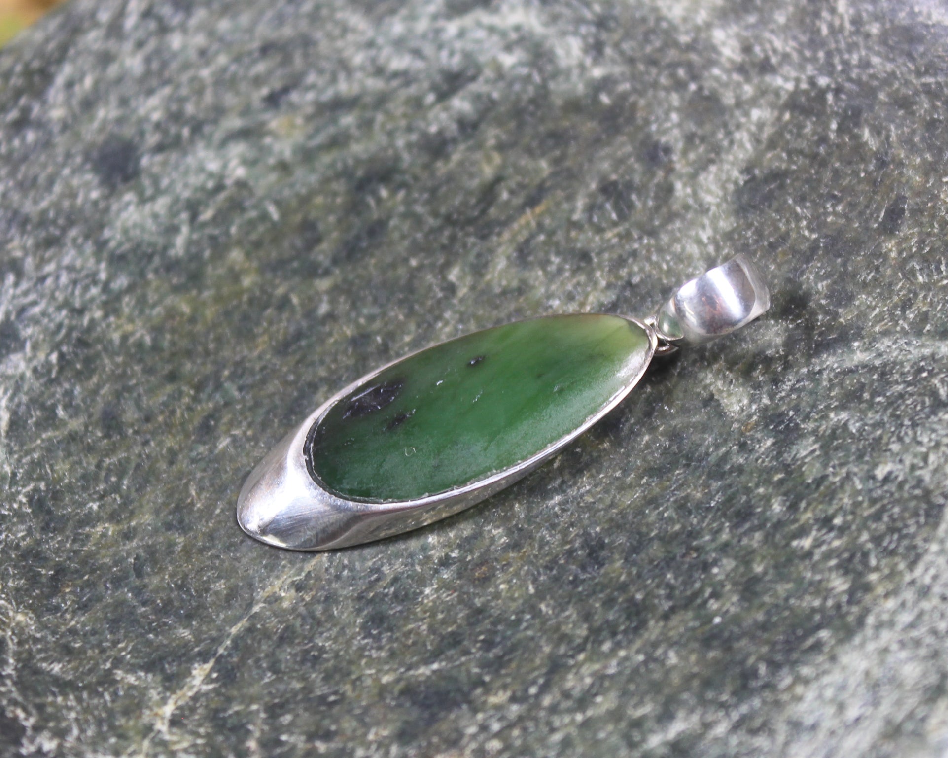 Hapopo Pounamu pendant set in Sterling Silver - NZ Greenstone