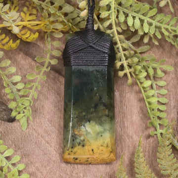 Flower Jade Pounamu Toki Pendant - NZ Greenstone