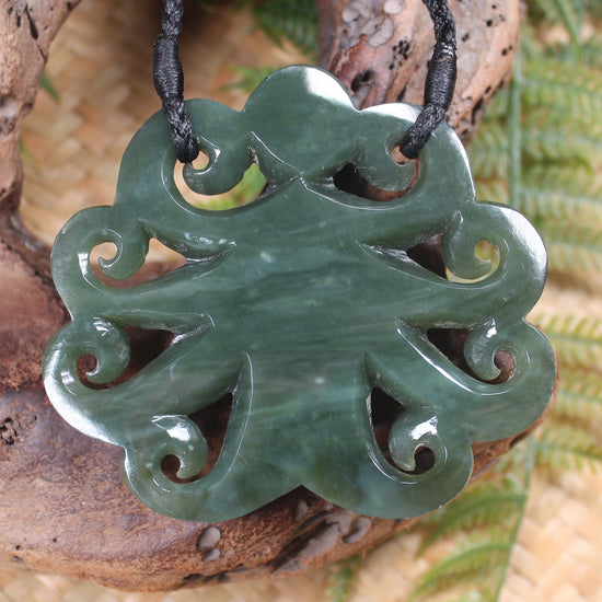 Te Wheke or Octopus Pendant carved from Inanga Pounamu - NZ Greenstone