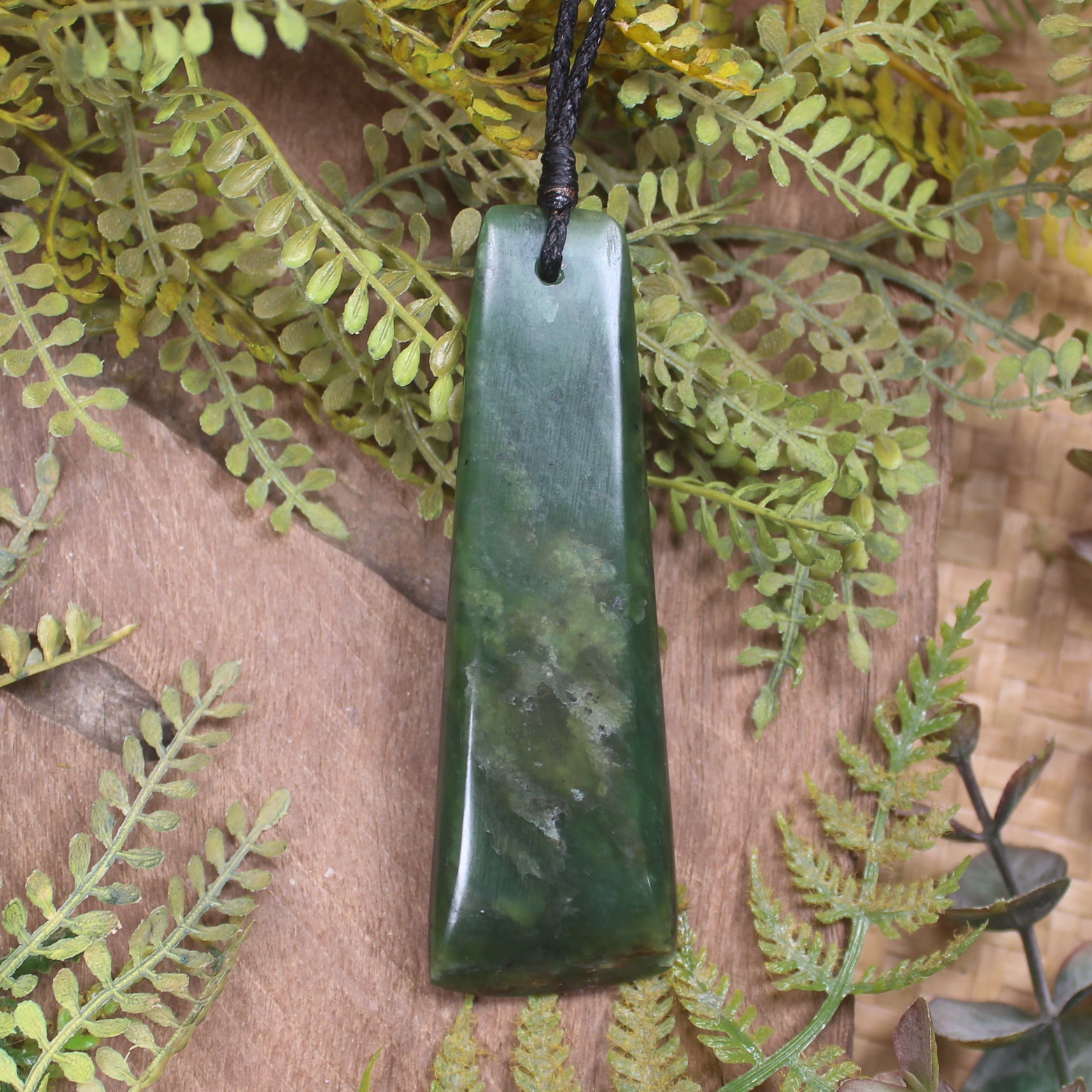 Hapopo Pounamu Toki - NZ Greenstone