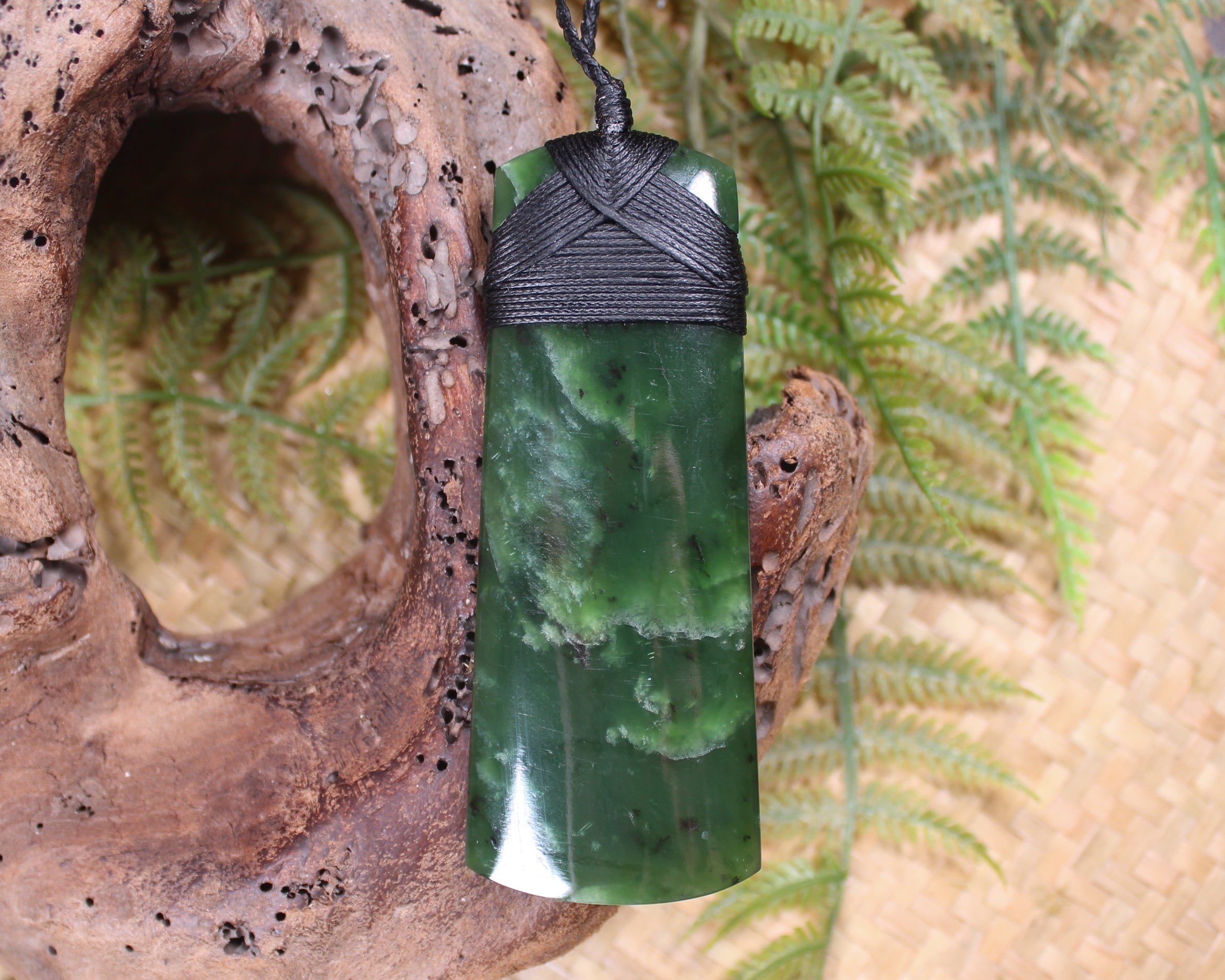 Kawakawa Pounamu Toki