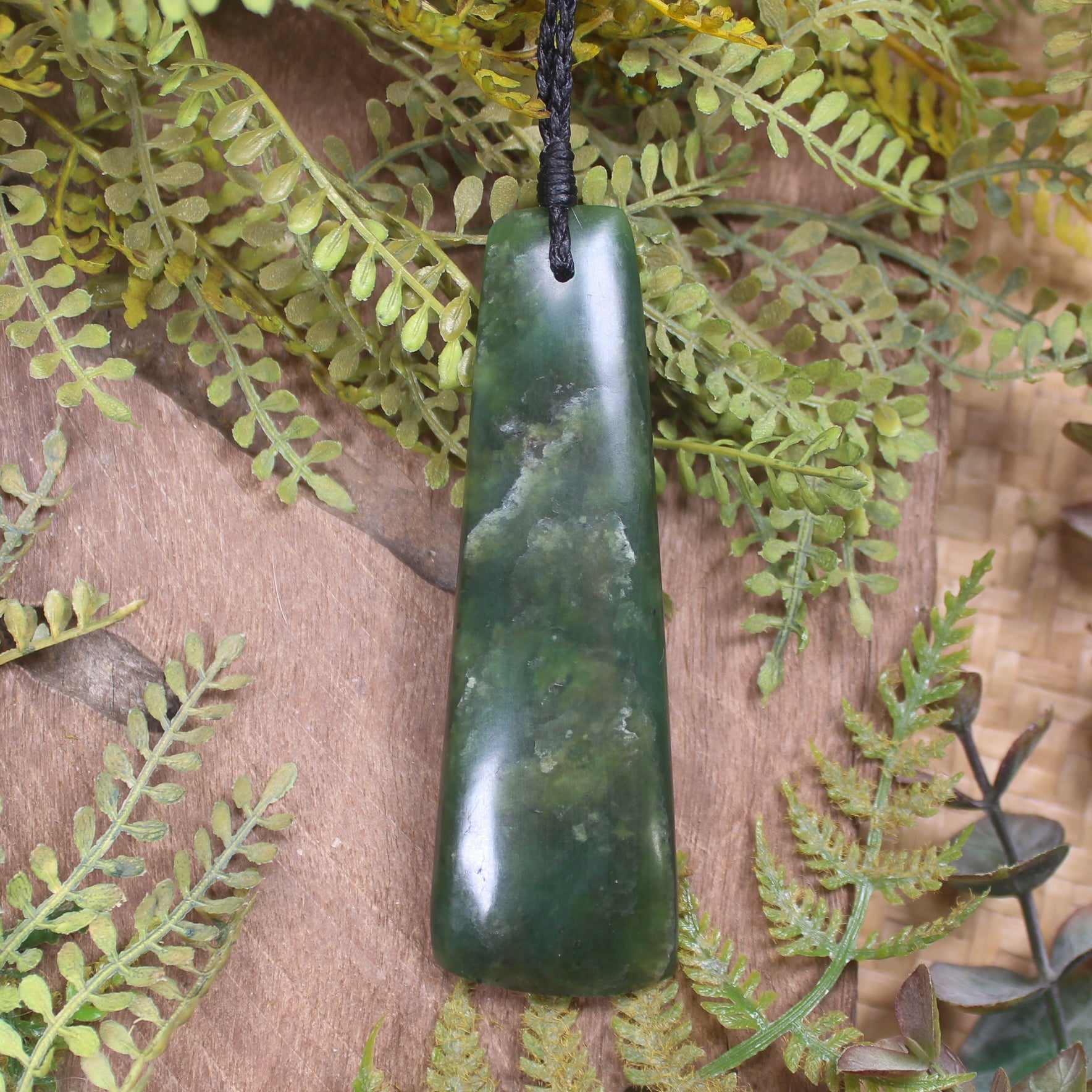 Hapopo Pounamu Toki - NZ Greenstone