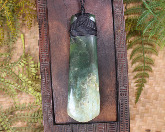 Kawakawa Pounamu Toki