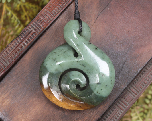 Flower Jade Koru Twist Pounamu - NZ Greenstone
