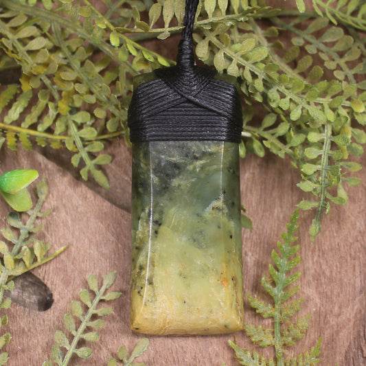 Flower Jade Pounamu Toki Pendant - NZ Greenstone