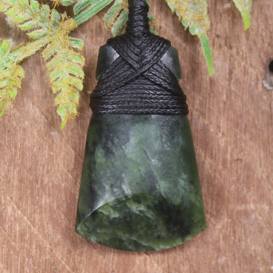 Kawakawa Pounamu Toki