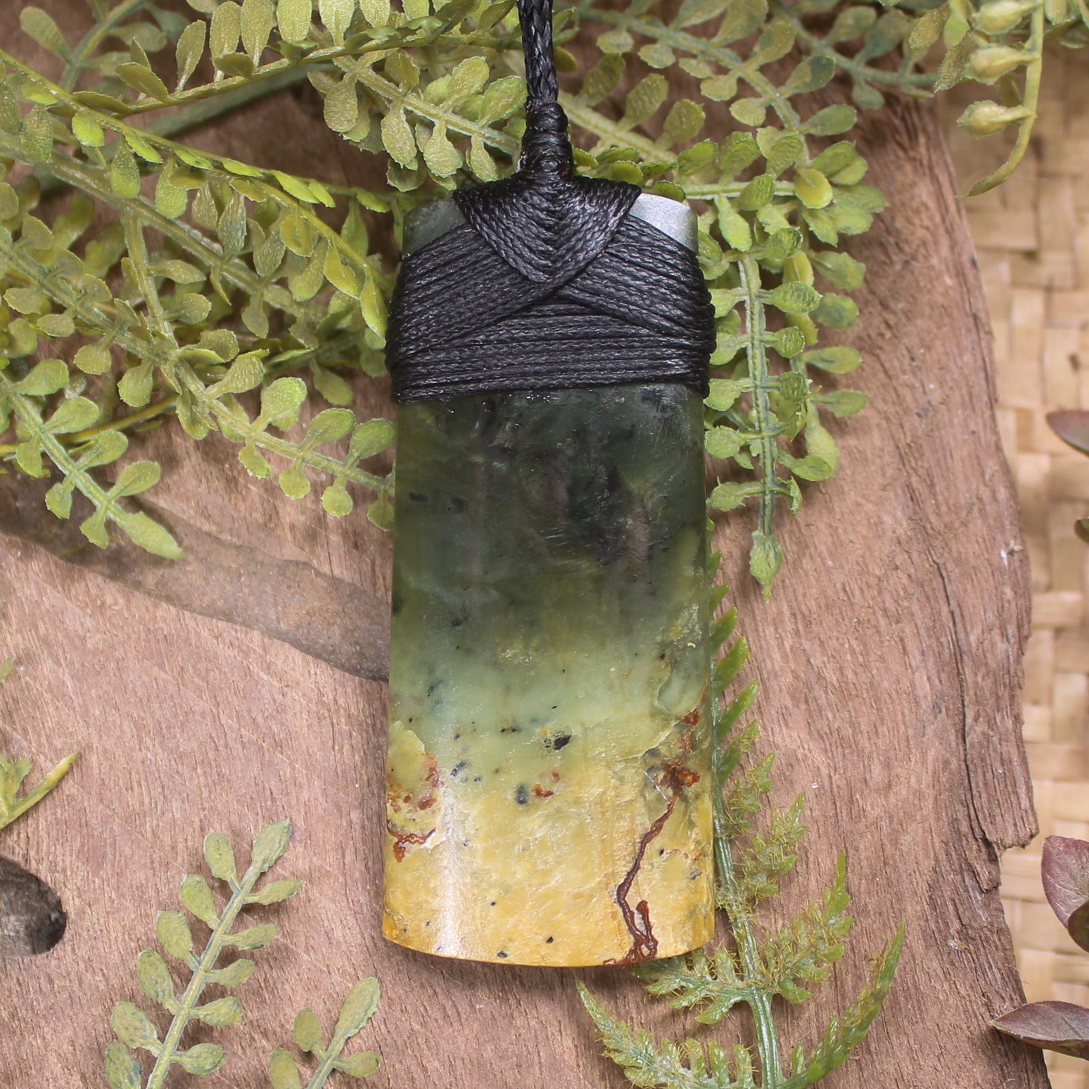 Flower Jade Pounamu Toki Pendant - NZ Greenstone