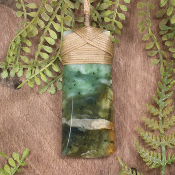 Flower Jade Pounamu Toki Pendant - NZ Greenstone