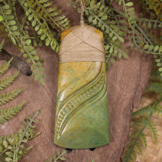 Flower Jade Pounamu Toki Pendant - NZ Greenstone