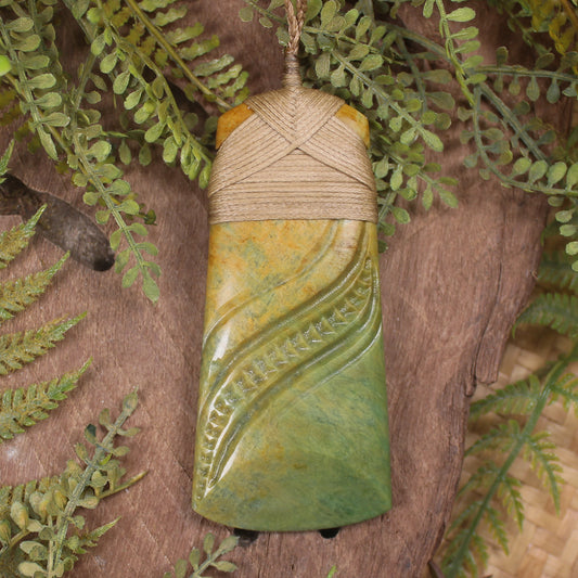 Flower Jade Pounamu Toki Pendant - NZ Greenstone