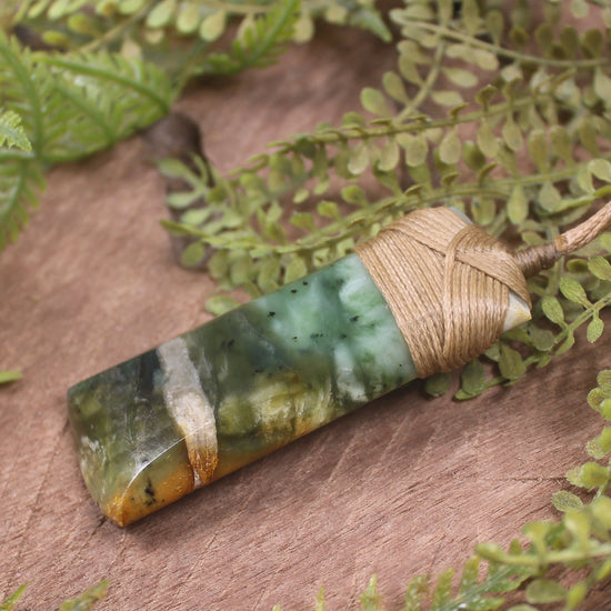 Flower Jade Pounamu Toki Pendant - NZ Greenstone