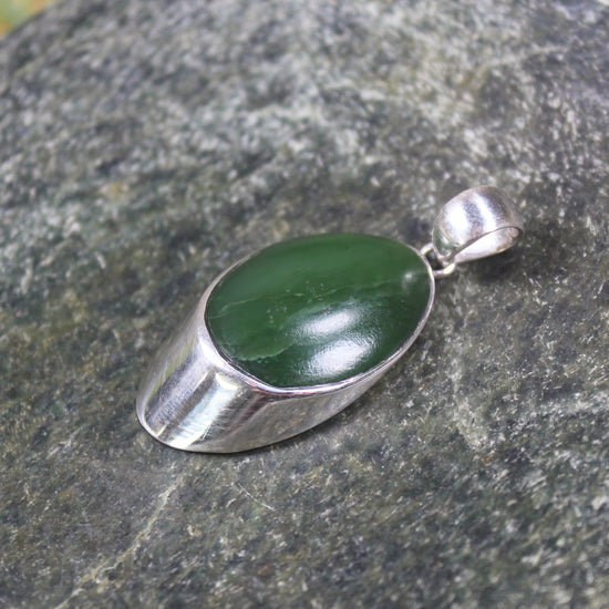 Hapopo Pounamu pendant set in Sterling Silver - NZ Greenstone