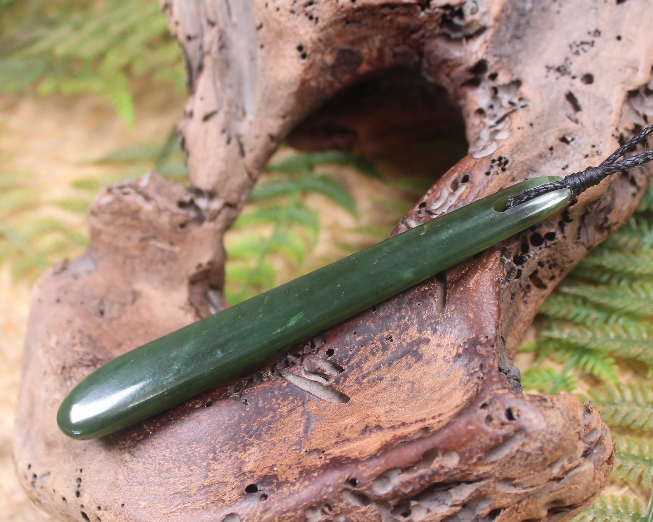 Kawakawa Pounamu Roimata Pendant - NZ Greenstone