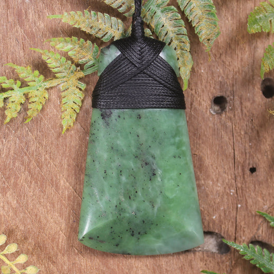 Hapopo Pounamu Toki - NZ Greenstone