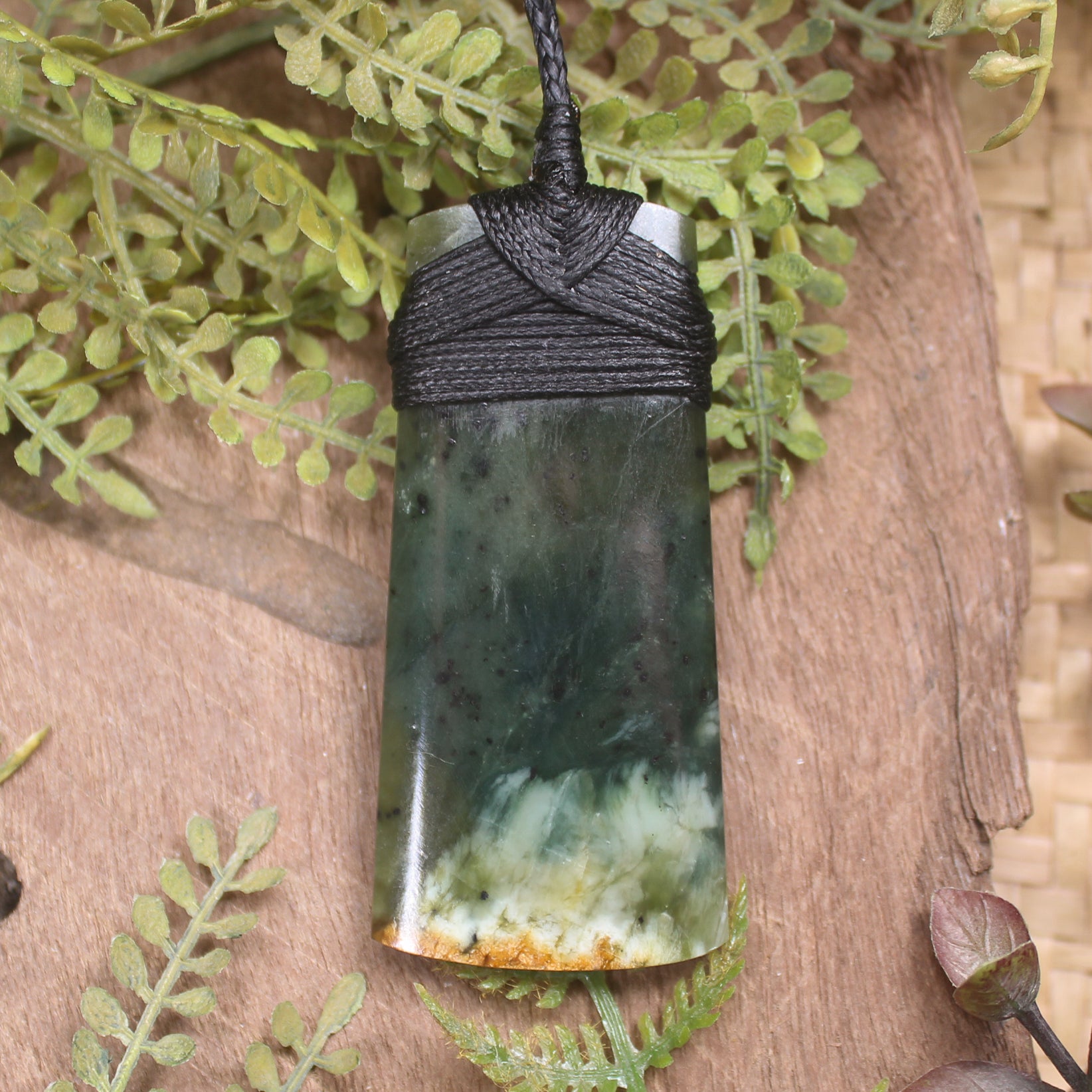 Rimu Pounamu Toki - NZ Greenstone