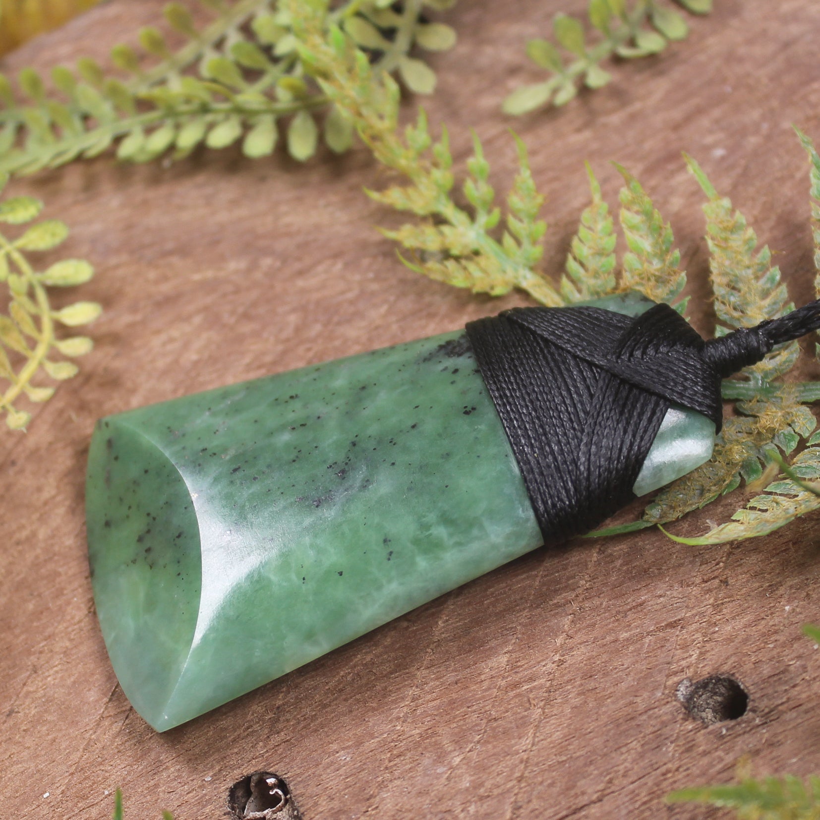 Hapopo Pounamu Toki - NZ Greenstone