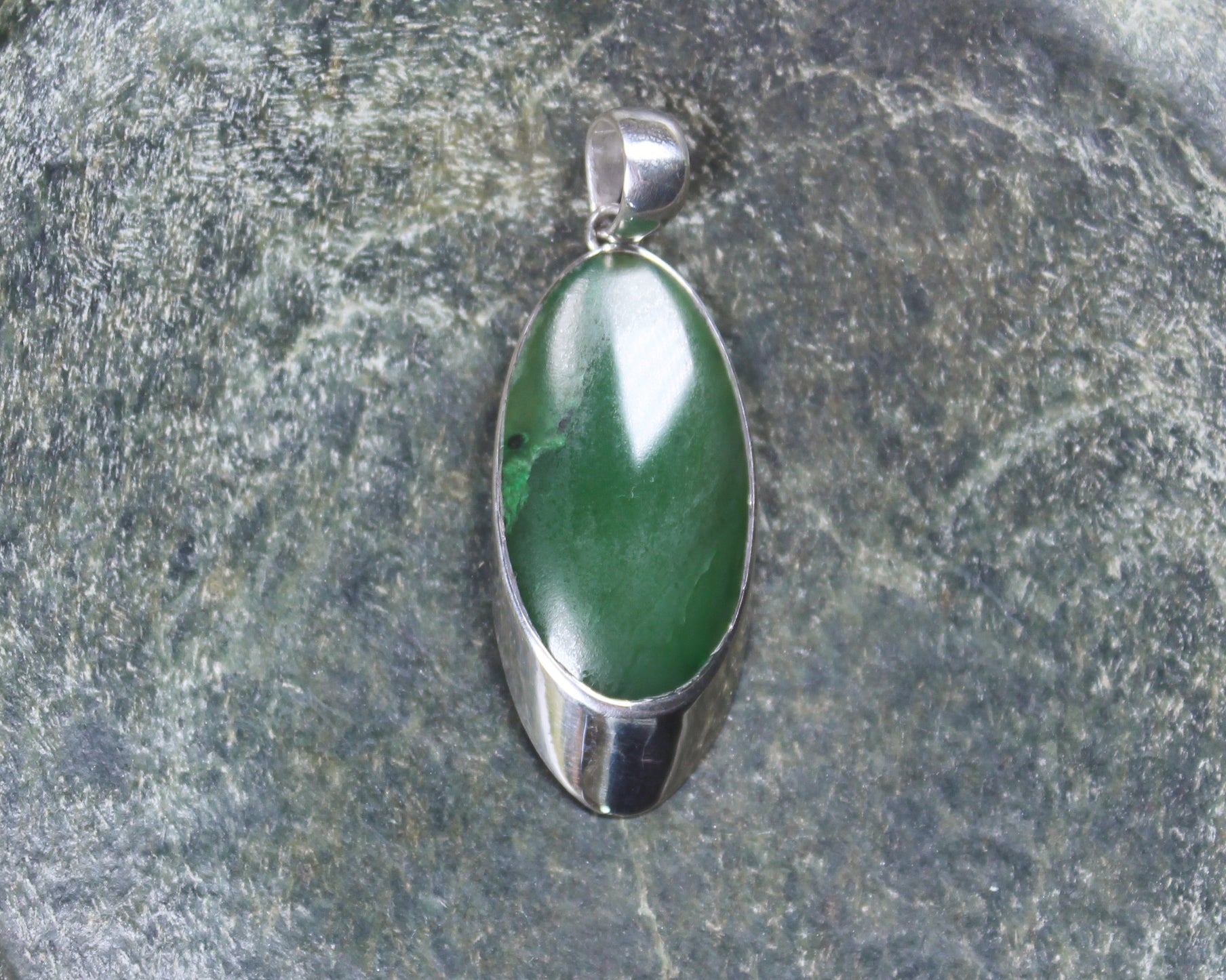 Hapopo Pounamu pendant set in Sterling Silver - NZ Greenstone