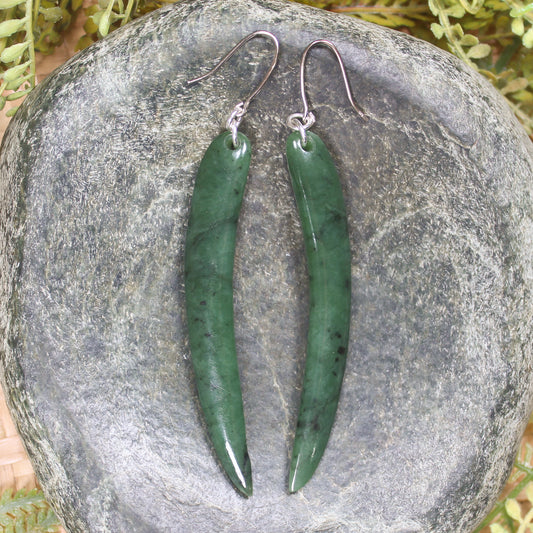 Huia Beak earrings carved from Hapopo Pounamu - NZ Greenstone