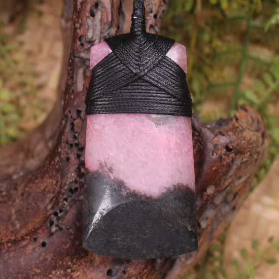 NZ Rhodonite Toki