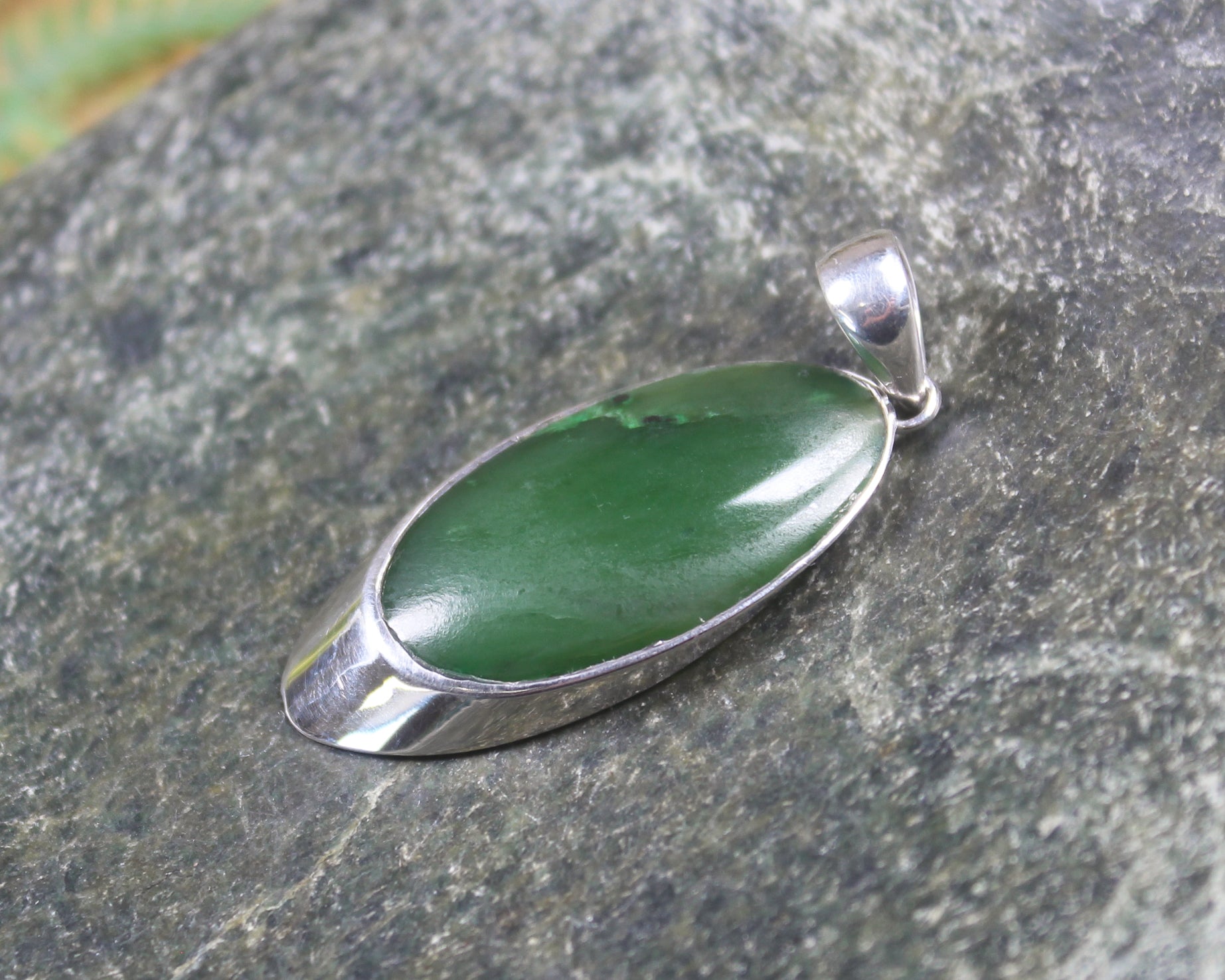 Hapopo Pounamu pendant set in Sterling Silver - NZ Greenstone