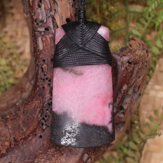 NZ Rhodonite Toki