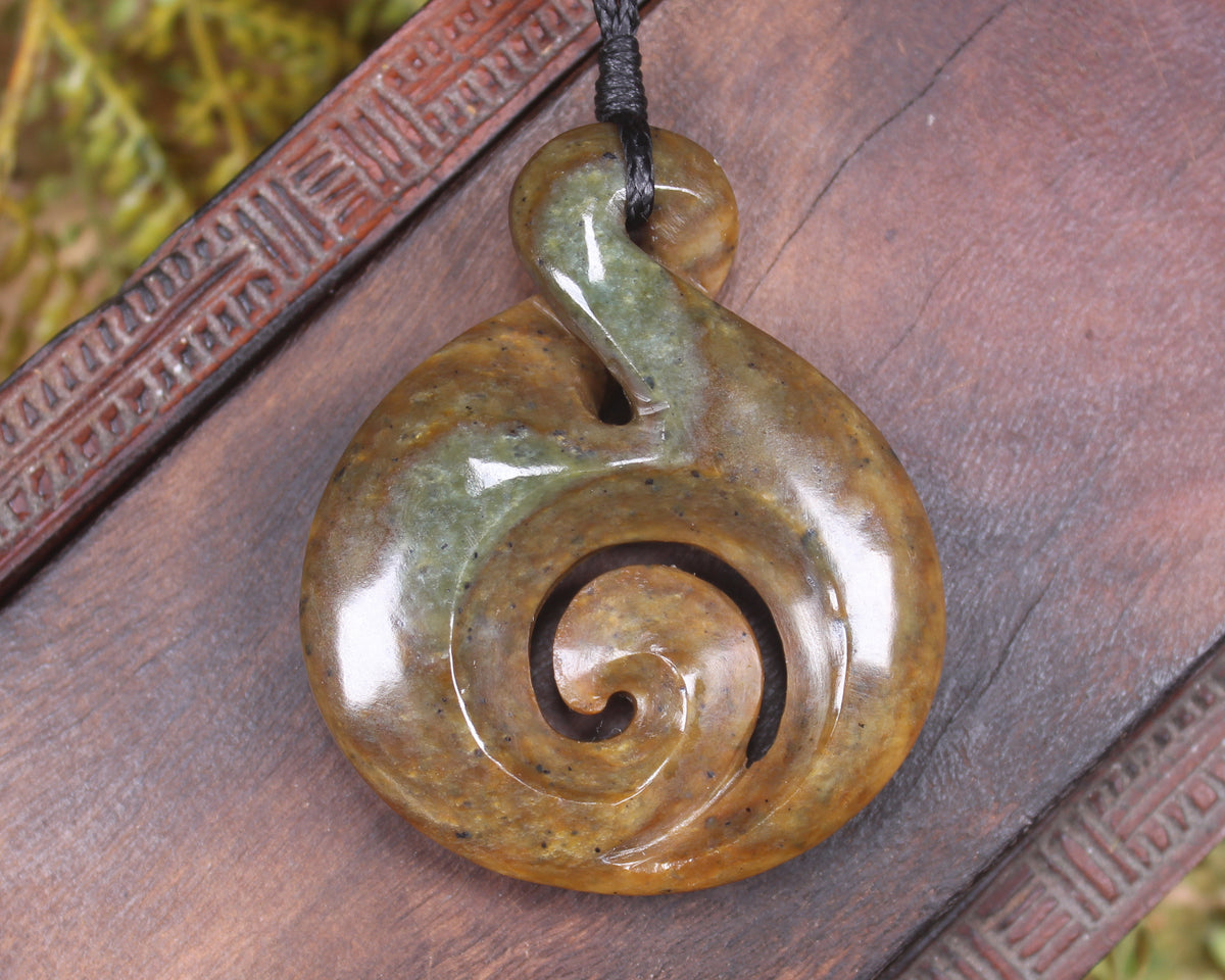 Flower Jade Koru Twist Pounamu - NZ Greenstone