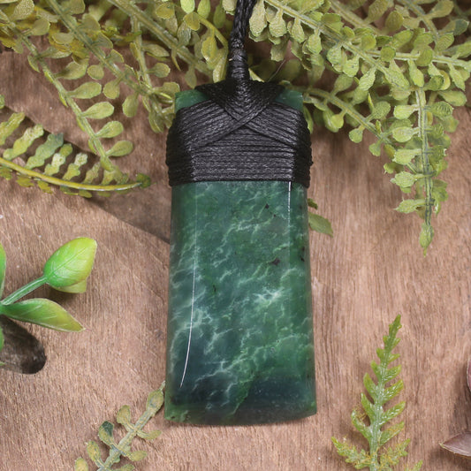Kawakawa Pounamu Toki