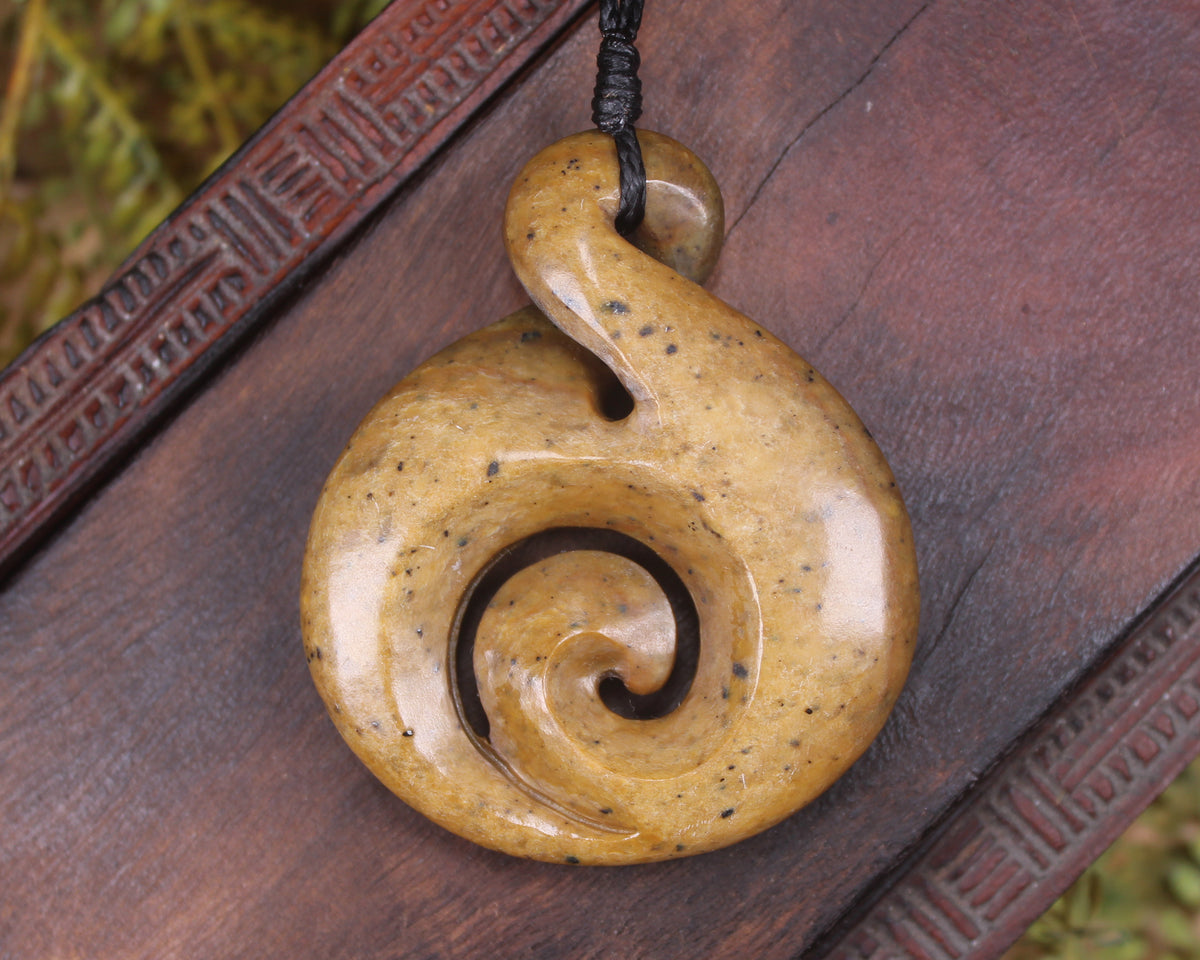 Flower Jade Koru Twist Pounamu - NZ Greenstone