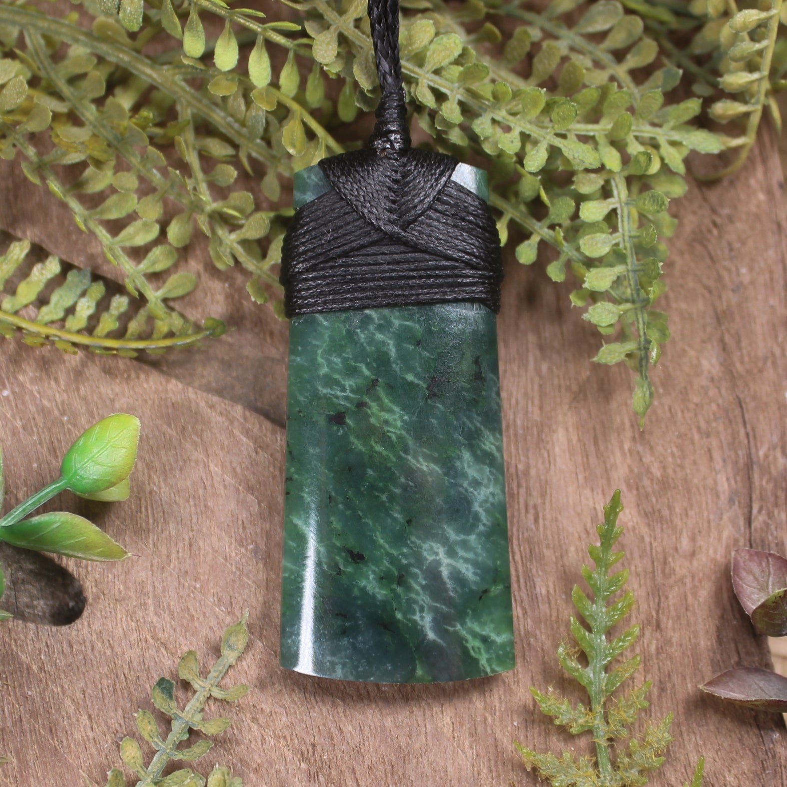 Kawakawa Pounamu Toki